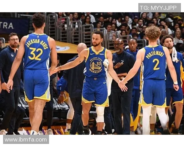 勇士队连败中角色球员崛起：波杰姆斯基全能支撑，库明加进攻端掌控力提升