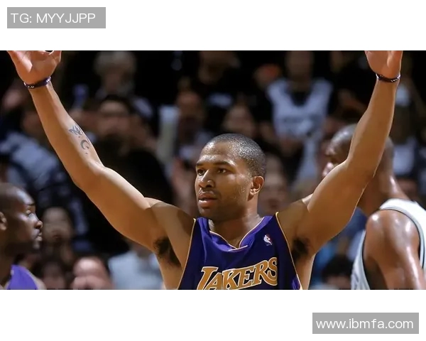 06年湖人对决马刺的经典对抗赛回顾与分析